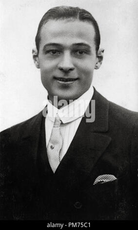 Rudolph Valentino, circa 1921. Datei Referenz # 30928 482 THA Stockfoto