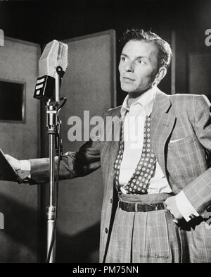 Portrait von Frank Sinatra, Liederkrantz Hall, New York, N.Y., ca. 1947 Datei Referenz # 30928 684 THA Foto: William P. Stockfoto