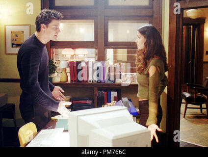 Film Still / Werbung noch von 'Angel' David Boreanaz & Charisma Carpenter 1999 WB Datei Referenz # 30973087 THA nur für redaktionelle Verwendung - Alle Rechte vorbehalten Stockfoto