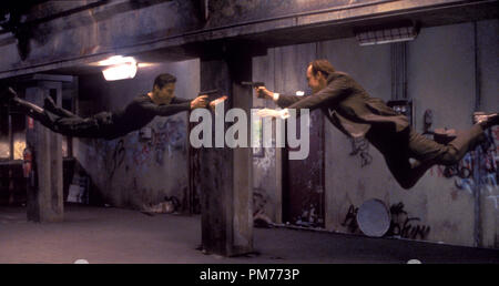 Film Still / Werbung immer noch von der "Matrix" Keanu Reeves, Hugo Weaving © 1999 Warner Brothers Datei Referenz # 30973725 THA nur für redaktionelle Verwendung - Alle Rechte vorbehalten Stockfoto