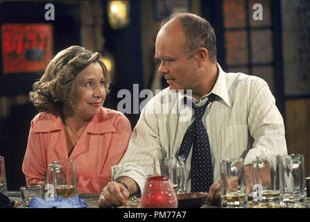 Studio Werbung immer noch von "Die 70er Show" Debra Jo Rupp, Kurtwood Smith Foto: Ron Tom Datei Referenz # 30973879 THA nur für redaktionelle Verwendung - Alle Rechte vorbehalten Stockfoto