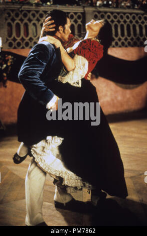Szenenfoto aus "Die Maske des Zorro Antonio Banderas, Catherine Zeta-Jones © 1998 Tri-Star Pictures Photo Credit: Rico Torres Datei Referenz # 30996144 THA nur für redaktionelle Verwendung - Alle Rechte vorbehalten Stockfoto