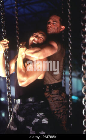 Szenenfoto aus "Oldier" Kurt Russell, Jason Scott Lee © 1998 Warner Foto: Ron Phillips Datei Referenz # 30996197 THA nur für redaktionelle Verwendung - Alle Rechte vorbehalten Stockfoto