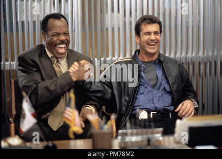 Szenenfoto aus "Lethal Weapon 4", Danny Glover, Mel Gibson © 1998 Warner Brothers Photo Credit: Andrew Cooper Datei Referenz # 30996423 THA nur für redaktionelle Verwendung - Alle Rechte vorbehalten Stockfoto