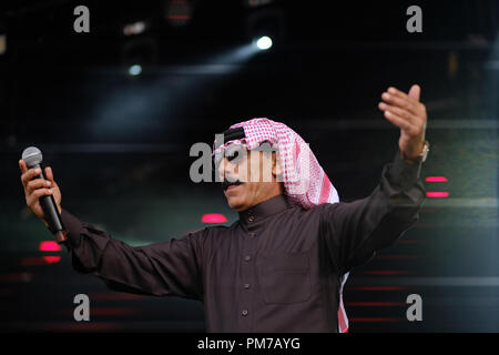 Omar Souleyman Gesang am Ende der Straße Festival Stockfoto