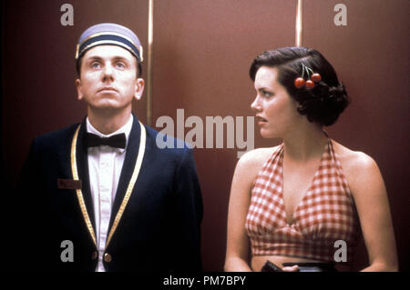 Szenenfoto aus "vier Räume" Tim Roth, Ione Skye © 1995 Miramax Photo Credit: Claudette Barius Datei Referenz # 31043388 THA nur für redaktionelle Verwendung - Alle Rechte vorbehalten Stockfoto