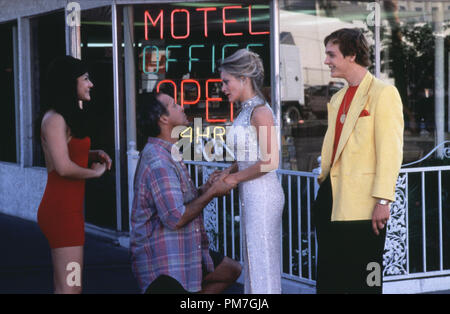 Szenenfoto aus "Vegas" Marisol Nichols, Chevy Chase, Beverly D'Angelo, Ethan Embry © 1997 Warner Brothers Photo Credit: Ron Phillips Datei Referenz # 31013026 THA nur für redaktionelle Verwendung - Alle Rechte vorbehalten Stockfoto