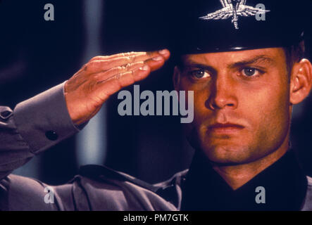 Film noch aus der tarship Troopers' Casper Van Dien © 1997 Sony Pictures Photo Credit: Stephen Vaughn Datei Referenz # 31013106 THA nur für redaktionelle Verwendung - Alle Rechte vorbehalten Stockfoto