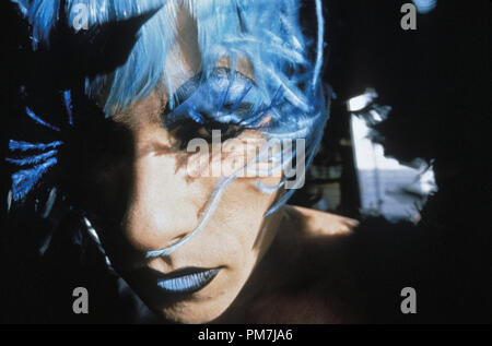 Szenenfoto aus "Die Abenteuer von Priscilla, Königin der Wüste' Guy Pearce © 1994 Gramercy Pictures Photo Credit: Elise Lockwood Datei Referenz # 31129116 THA nur für redaktionelle Verwendung - Alle Rechte vorbehalten Stockfoto