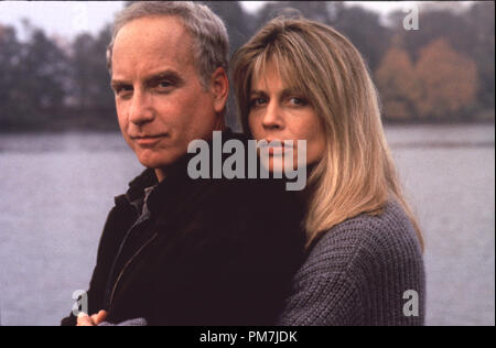 Szenenfoto aus "Stille" fällt, Richard Dreyfuss, Linda Hamilton © 1994 Warner Brothers Photo Credit: Jane O'Neal Datei Referenz # 31129149 THA nur für redaktionelle Verwendung - Alle Rechte vorbehalten Stockfoto