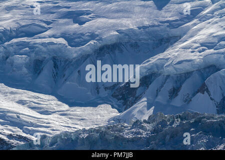 Ice Mountain Wand in der Nähe Tilicho See, Annapurna region, Nepal Stockfoto