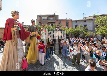 Gigantes y Cabezudos Fiesta 2018, Riesen und Big-Head Parade, in Olite, Navarra, Spanien Stockfoto