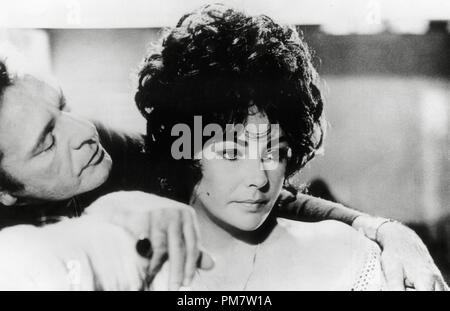 Richard Burton und Elizabeth Taylor, ca. 1973. Datei Referenz # 31386 852 THA Stockfoto