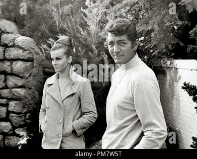 Dean Martin und Ann-Margret, Zeile 'Murderers'' 1966 Columbia Datei Referenz # 31386 904 THA Stockfoto