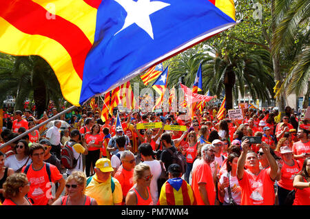 Bürger aus ganz Katalonien in Barcelona ihre Iada, eine jährliche katalanischen Nationalismus Feier Tag feiern. Stockfoto