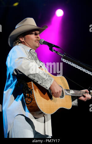 Alan Jackson perforns am Ton Amphitheater beraten in West Palm Beach, Florida am 2. Dezember 2005. Stockfoto