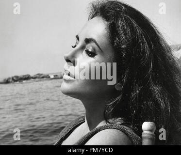 (Archival Classic Cinema - Elizabeth Taylor Retrospective) Elizabeth Taylor, „The Sandpiper“ 1965 MGM File Reference # 31559 005THA Stockfoto