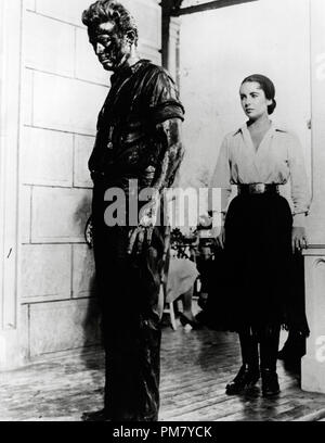 (Archival Classic Cinema - Elizabeth Taylor Retrospektive) Elizabeth Taylor und James Dean, 'Giant' 1955 Warner File Reference # 31559 008THA Stockfoto