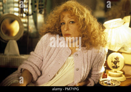 Film Still oder Werbung noch von 'Stella' Bette Midler © 1990 Touchstone Pictures Photo Credit: Pat Harbron Alle Rechte vorbehalten Datei Referenz # 31571066 THA für die redaktionelle Nutzung nur Stockfoto