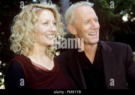 Paul Hogan, Linda Kozlowski, 2001. Reproduktion von amerikanischen Boulevardzeitungen ist absolut verboten. © GFS/Hollywood Archiv - Alle Rechte vorbehalten File Reference # 31315 133 Stockfoto