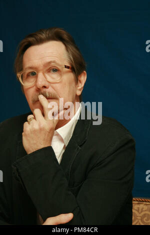 Gary Oldman "Tinker, Tailor, Soldier, Spy" Portrait Session, 19. November 2011. Reproduktion von amerikanischen Boulevardzeitungen ist absolut verboten. Datei Referenz # 31442 020 GFS nur für redaktionelle Verwendung - Alle Rechte vorbehalten Stockfoto