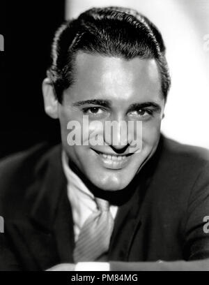 (Archivierung klassische Kino - Cary Grant Retrospektive) Cary Grant ca. 1940 Kino Verlage Collection File Reference # 31475 021 THA Stockfoto