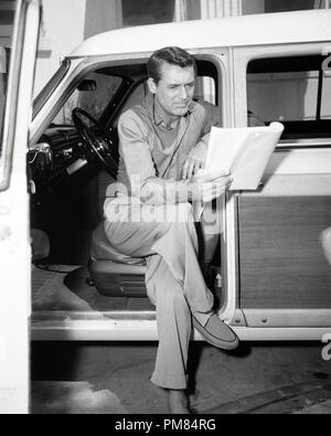 (Archivierung klassische Kino - Cary Grant Retrospektive) Cary Grant ca. 1955 Kino Verlage Collection File Reference # 31475 089 THA Stockfoto