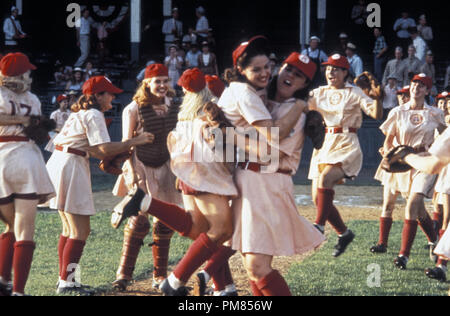 Film Still oder Werbung immer noch von "Eine Liga von ihren eigenen "Madonna, Rosie O'Donnell, Geena Davis © 1992 Columbia Photo Credit: Louis Goldman Alle Rechte vorbehalten Datei Referenz # 31487 007 THA für die redaktionelle Nutzung nur Stockfoto