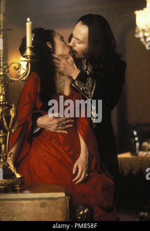 Film Still oder Werbung immer noch von "Bram Stokers Dracula" Winona Ryder, Gary Oldman © 1992 Columbia Foto: Ralph Nelson Alle Rechte vorbehalten Datei Referenz # 31487 039 THA für die redaktionelle Nutzung nur Stockfoto