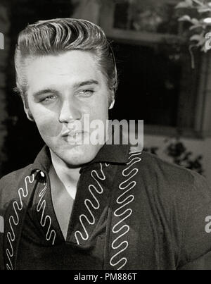 (Archival Classic Cinema - Elvis Presley Retrospective) Elvis Presley, um 1957. Dateireferenz # 31616 029THA Stockfoto