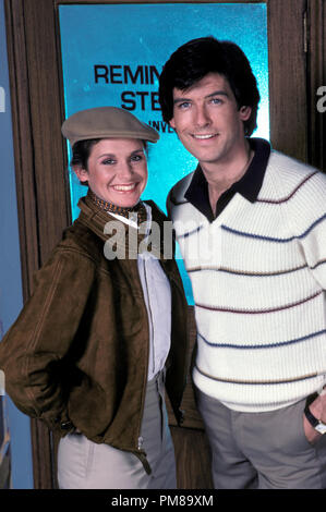 Studio Werbung immer noch von "Remington Steele" Stephanie Zimbalist, Pierce Brosnan 1982 Alle Rechte vorbehalten Datei Referenz # 31710127 THA für die redaktionelle Nutzung nur Stockfoto