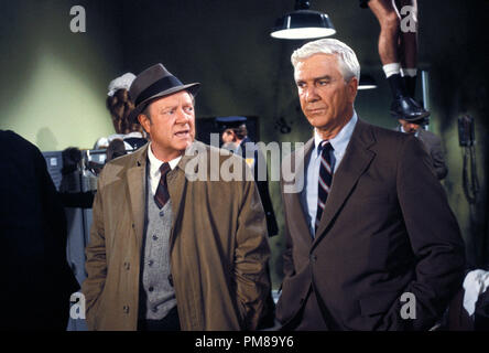 Studio Werbung immer noch von "Police Squad!" Alan North, Leslie Nielsen 1982 Alle Rechte vorbehalten Datei Referenz # 31710140 THA für die redaktionelle Nutzung nur Stockfoto