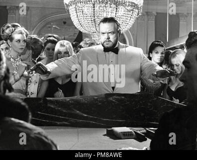 Studio Werbung noch: 'Casino Royale' Orson Welles 1967 Columbia Datei Referenz # 31781 006 Stockfoto