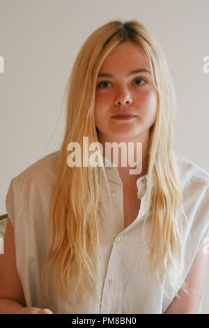 Elle Fanning Portrait Session, 30. November 2012. Reproduktion von amerikanischen Boulevardzeitungen ist absolut verboten. Datei Referenz # 31820 003 GFS nur für redaktionelle Verwendung - Alle Rechte vorbehalten Stockfoto