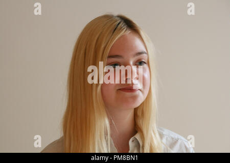 Elle Fanning Portrait Session, 30. November 2012. Reproduktion von amerikanischen Boulevardzeitungen ist absolut verboten. Datei Referenz # 31820 004 GFS nur für redaktionelle Verwendung - Alle Rechte vorbehalten Stockfoto