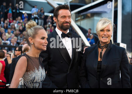 Kristin Chenoweth, Hugh Jackman, Oscar®-nominiert für die Darsteller in einer Hauptrolle und Deborra-Lee Furness kommen für die Oscars® auf der Dolby® Theater in Hollywood, CA, 24. Februar 2013. Stockfoto