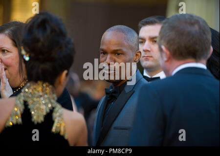 Schauspieler Jamie Foxx kommt für die Oscars® auf der Dolby® Theater in Hollywood, CA, 24. Februar 2013. Stockfoto