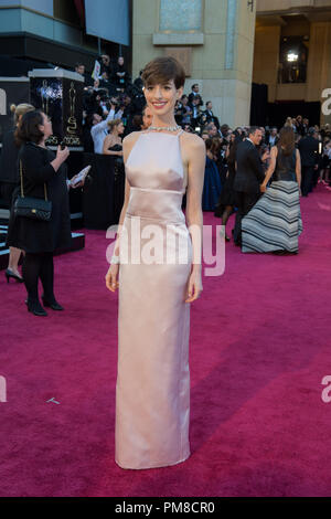 Anne Hathaway, Oscar®-Nominee für Schauspielerin in einer Nebenrolle, kommt für die Oscars® auf der Dolby® Theater in Hollywood, CA, 24. Februar 2013. Stockfoto