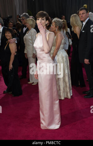 Anne Hathaway, Oscar®-Nominee für Schauspielerin in einer Nebenrolle, kommt für die Oscars® auf der Dolby® Theater in Hollywood, CA, 24. Februar 2013. Stockfoto