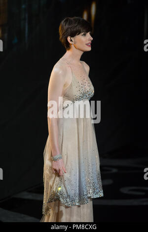 Anne Hathaway, Oscar®-Nominee für Schauspielerin in einer Nebenrolle, führt während der Live ABC Fernsehen der Oscars® von der Dolby® Theater in Hollywood, CA, Sonntag, 24. Februar 2013 ausgestrahlt. Stockfoto