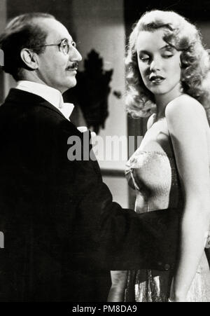 Groucho Marx und Marilyn Monroe, "Liebe glücklich' UA 1948 Datei Referenz # 31955 418 THA Stockfoto