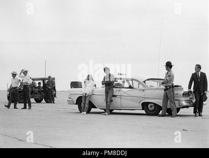 Studio freigegeben Werbung Szenenfoto aus "Badlands" Sissy Spacek, Martin Sheen 1973 Warner Brothers Datei Referenz # 31955 503 THA Stockfoto