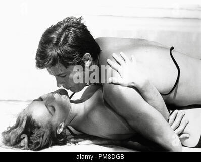 Alain Delon und Romy Schneider, "La Piscine" ("Pool") 1968. Datei Referenz # 31955 577 THA Stockfoto