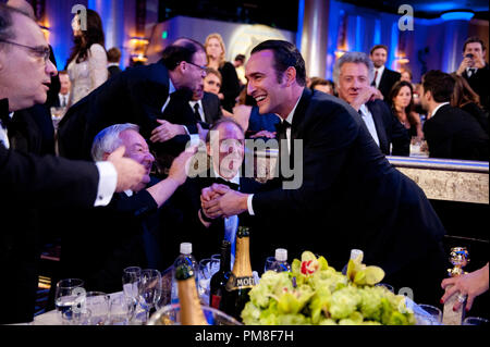 Jean Dujardin, Gewinner des Golden Globe Award für beste Leistung durch einen Schauspieler in einem Film - Komödie oder Musical für seine Rolle in "Künstler" auf der 69. jährlichen Golden Globe Awards im Beverly Hilton in Beverly Hills, CA am Sonntag, den 15. Januar 2012. Stockfoto