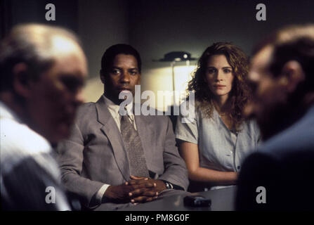 Film Still / Werbung immer noch von "The Pelican Brief" Denzel Washington, Julia Roberts © 1993 Warner Foto: Ken Regan Datei Referenz # 31371070 THA nur für redaktionelle Verwendung Alle Rechte vorbehalten Stockfoto