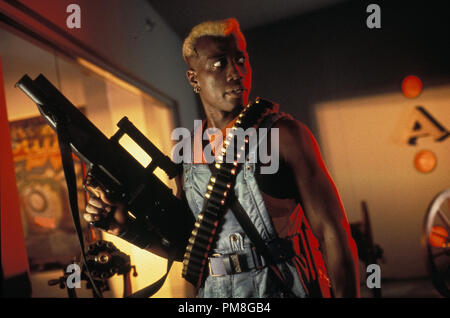 Film Still / Werbung noch von 'Demolition Man' Wesley Snipes © 1993 Warner Foto: Dale Robinette Datei Referenz # 31371325 THA nur für redaktionelle Verwendung Alle Rechte vorbehalten Stockfoto