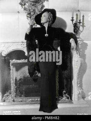 (Archival Classic Cinema - Marlene Dietrich Retrospektive) Marlene Dietrich, circa 1937 File Reference # 31496 072THA Stockfoto