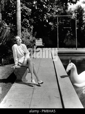 (Archival Classic Cinema - Marlene Dietrich Retrospektive) Marlene Dietrich, circa 1933 File Reference # 31496 098THA Stockfoto