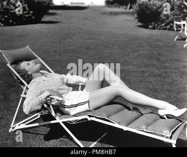 (Archival Classic Cinema - Marlene Dietrich Retrospektive) Marlene Dietrich, circa 1935 File Reference # 31496 112THA Stockfoto