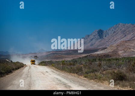 Straße bei Langeberg, Klein Karoo, Südafrika Stockfoto